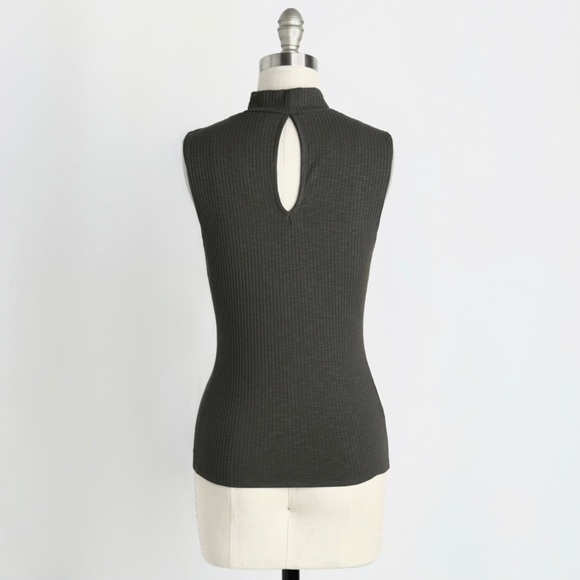 ModCloth Mock Neck Tank - Picture 3 of 7